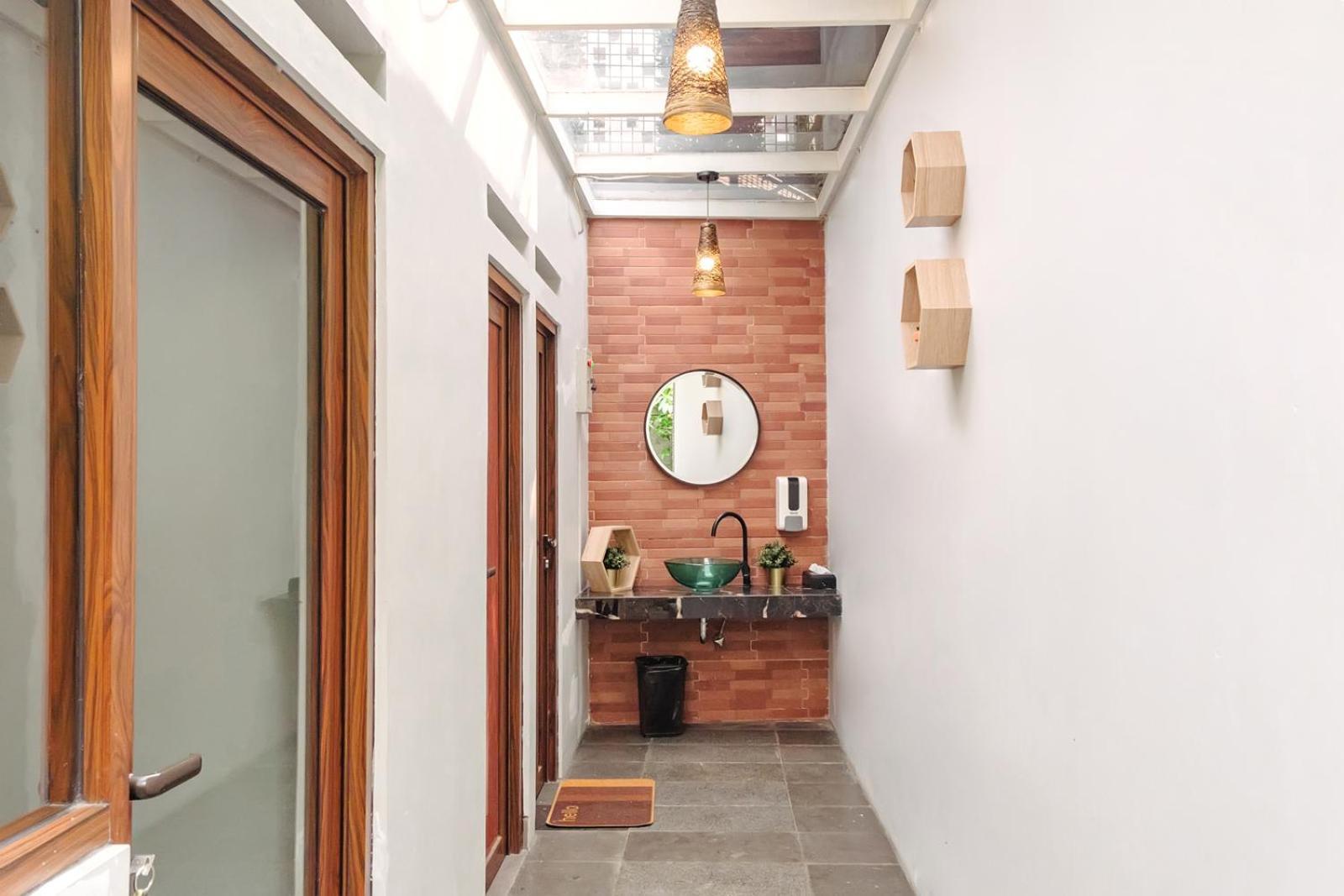 Calma Coliving At Bintaro, Tangerang Selatan Bekasi
