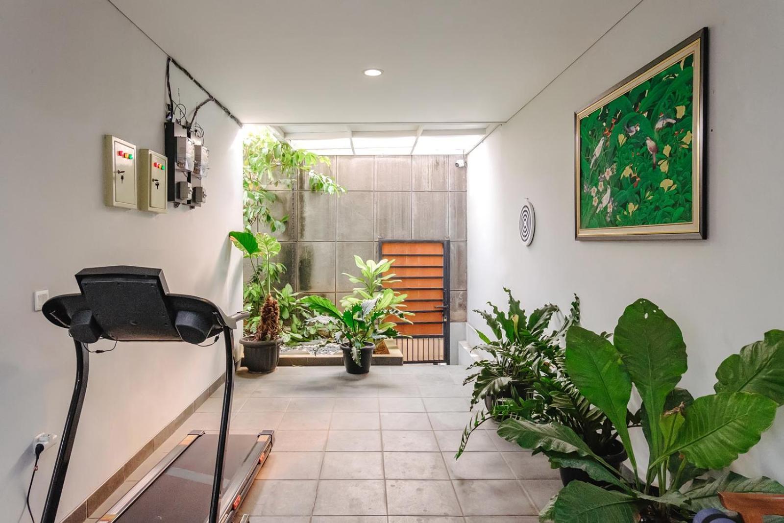 Calma Coliving At Bintaro, Tangerang Selatan Hotel