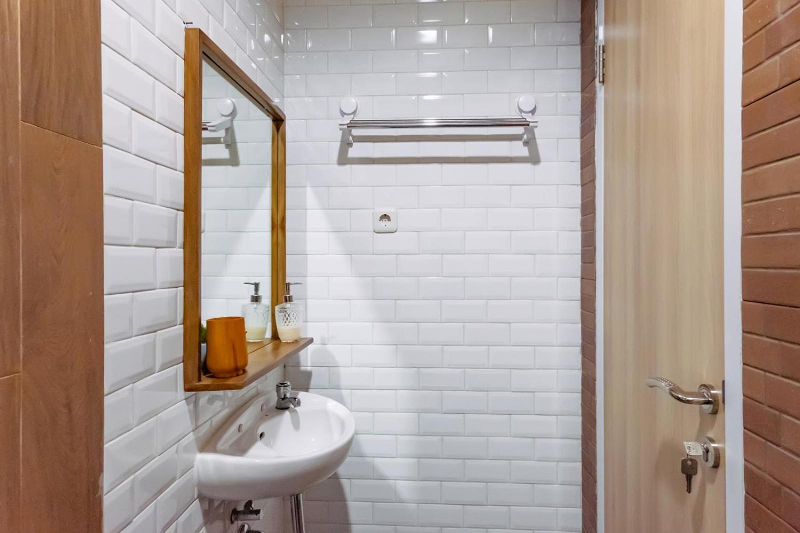 Hotel Calma Coliving At Bintaro, Tangerang Selatan