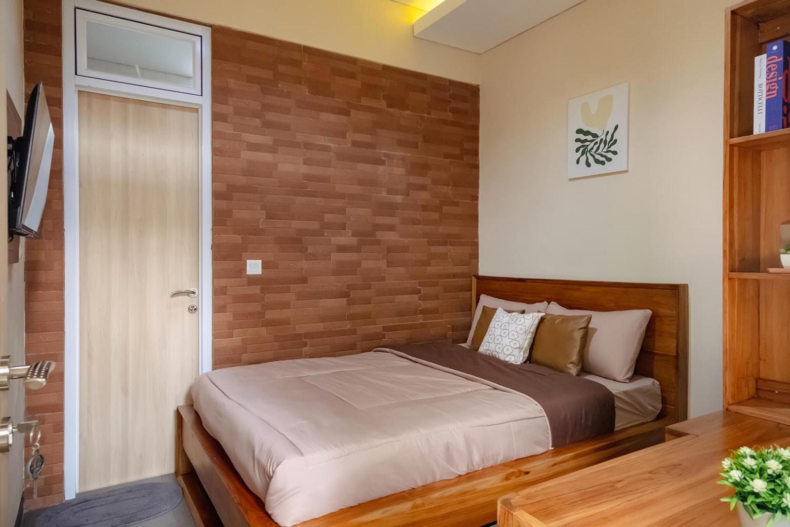 Calma Coliving At Bintaro, Tangerang Selatan Hotel *